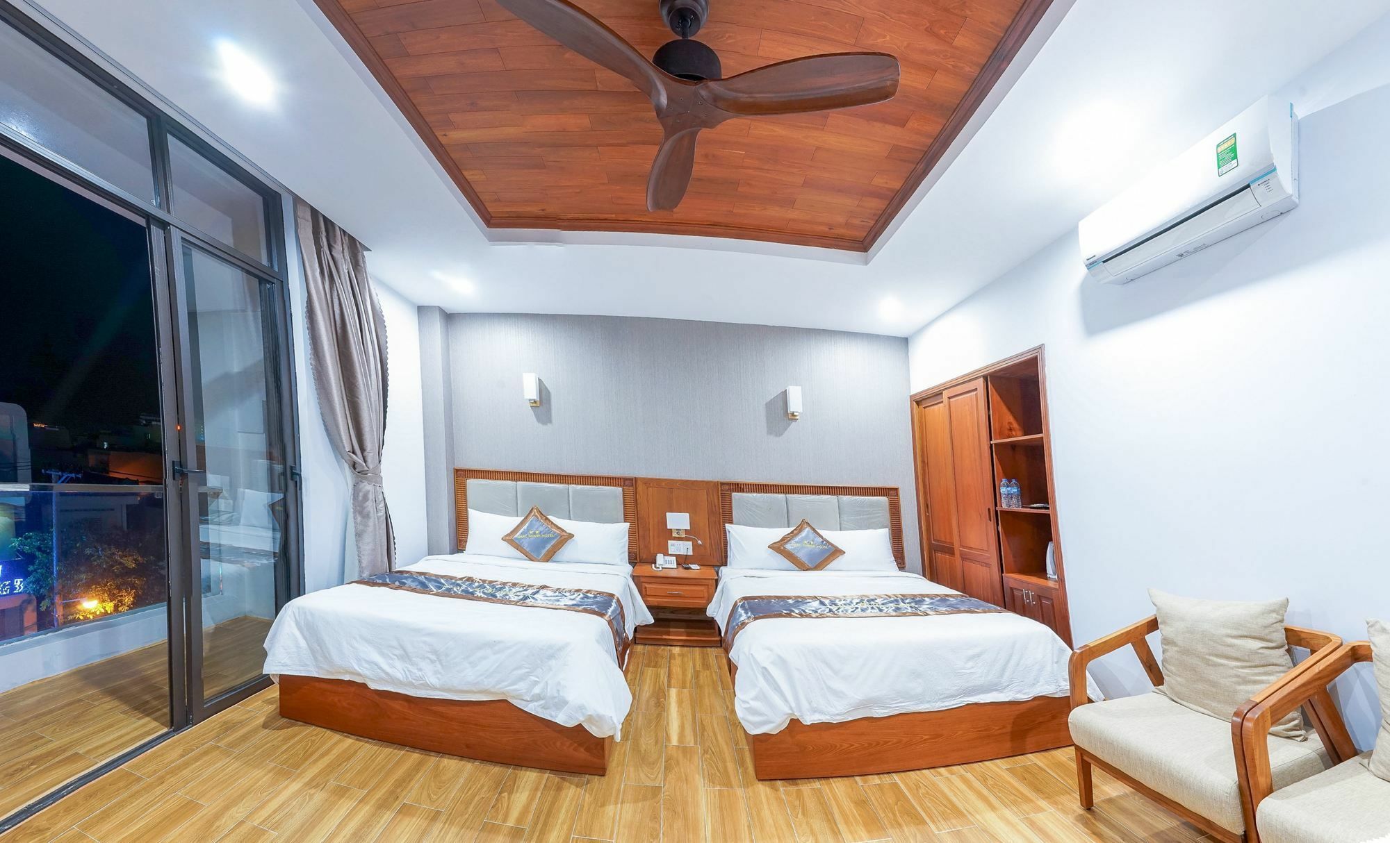 Hotel Nhat Thanh Quy Nhon Esterno foto